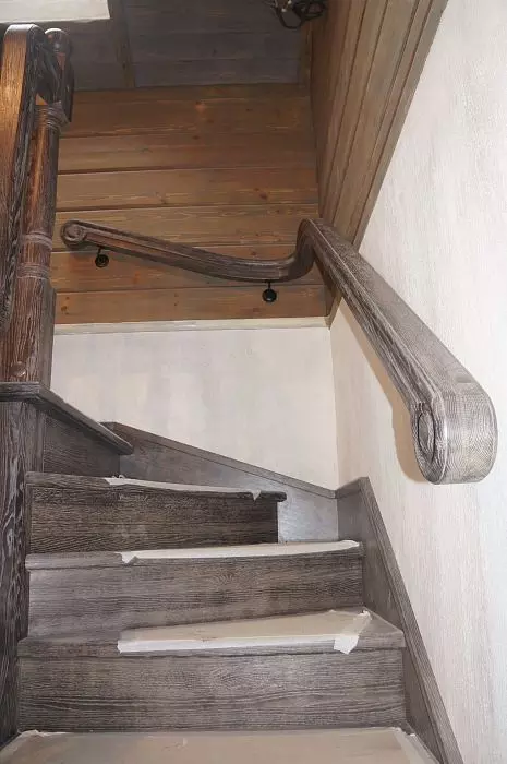 Маршевая лестница на металлокаркасе забежная Г-образная на косоурах для дома Л049 Л203 фото 3