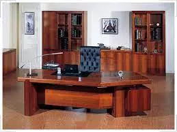 Стол коричневый из МДФ в кабинет КБ143