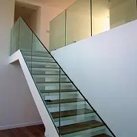 Лестница со стеклянным ограждением Л163